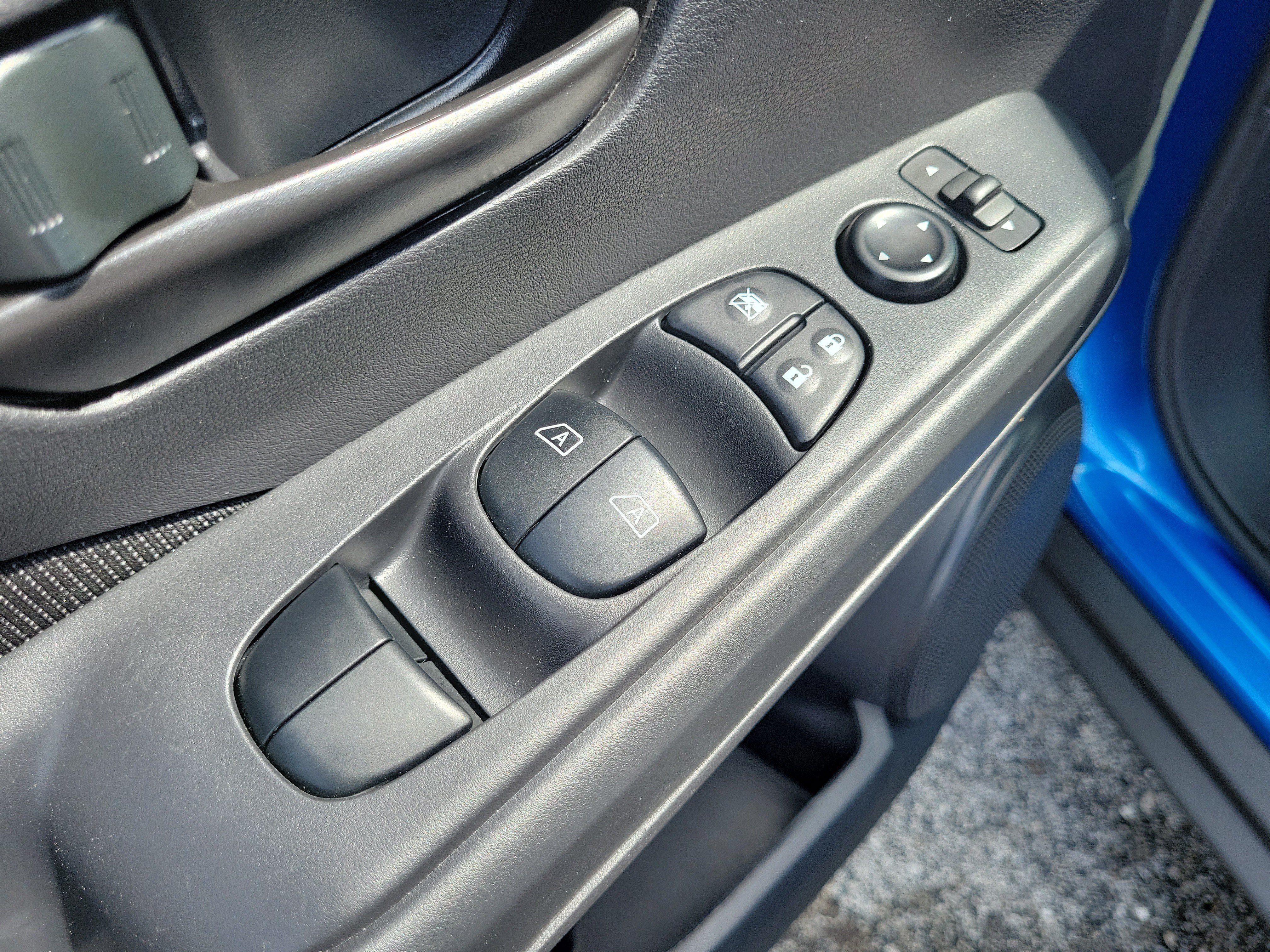 Certified 2025 Nissan Kicks Play S FWD image 10
