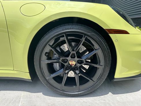 Certified 2025 Porsche 911 Carrera RWD image 18