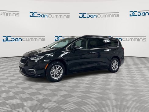 Used 2022 Chrysler Pacifica Touring-L FWD image 4