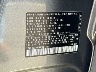 Used 2021 Volkswagen Tiguan SE w/ Panoramic Sunroof Package video 5