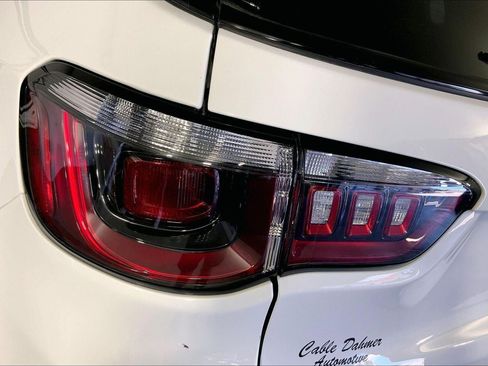 Used 2025 Jeep Compass Trailhawk AWD/4WD image 26