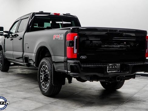 Used 2025 Ford F250 Platinum AWD/4WD image 11