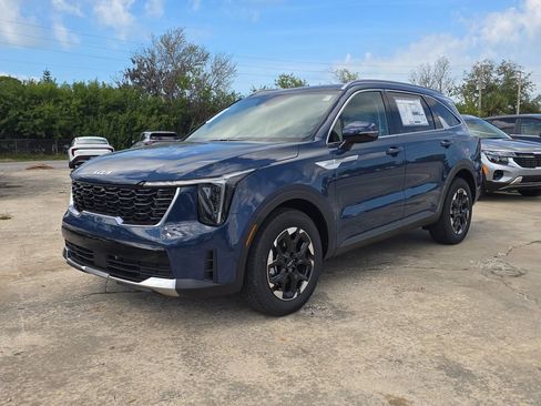 New 2026 Kia Sorento S image 4