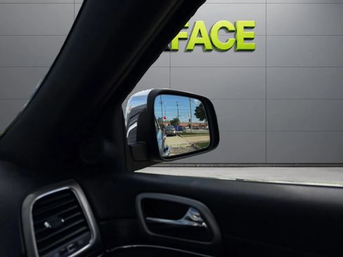 Used 2019 Jeep Grand Cherokee Limited AWD/4WD image 31