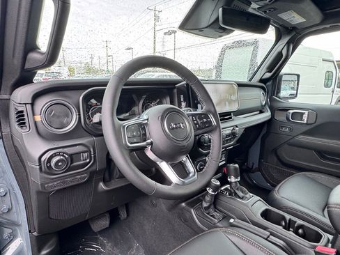 New 2026 Jeep Wrangler Unlimited Sahara AWD/4WD image 12