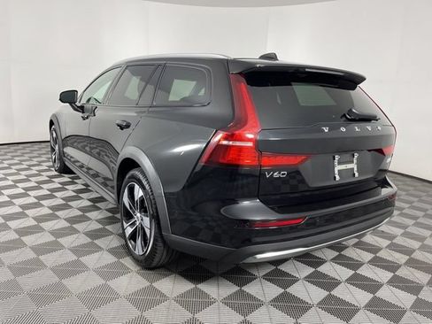 Used 2025 Volvo V60 B5 Cross Country Plus AWD/4WD image 6