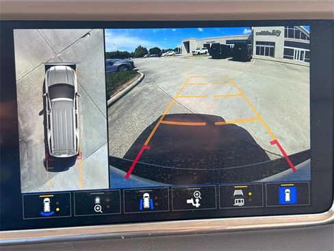 Used 2022 GMC Yukon XL Denali image 25