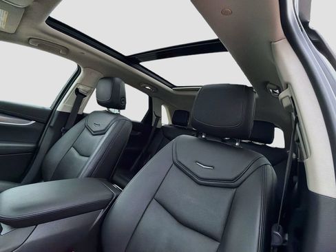 Used 2019 Cadillac XT5 Premium Luxury w/ Driver Assist Package AWD/4WD image 25