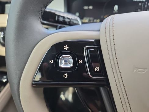 Used 2022 Lincoln Aviator AWD w/ Premium Package image 20