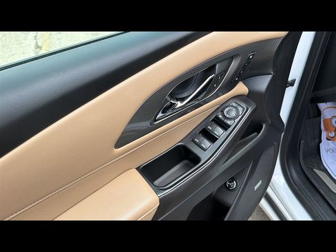 Used 2023 Chevrolet Traverse Premier w/ LPO, Floor Liner Package AWD/4WD image 7