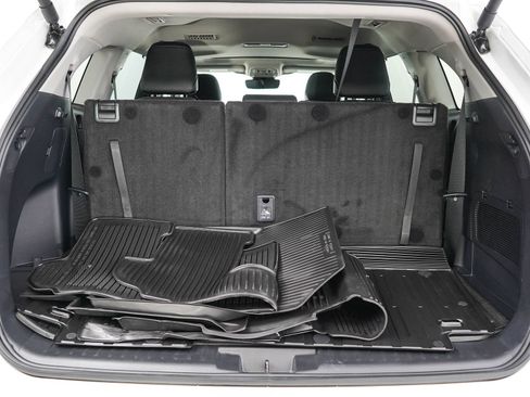 Certified 2026 Toyota Highlander XLE AWD/4WD image 9