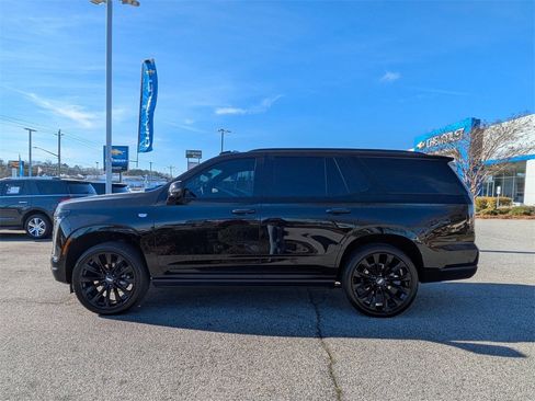 Used 2025 Cadillac Escalade Sport Platinum w/ LPO, ONYX Package image 5