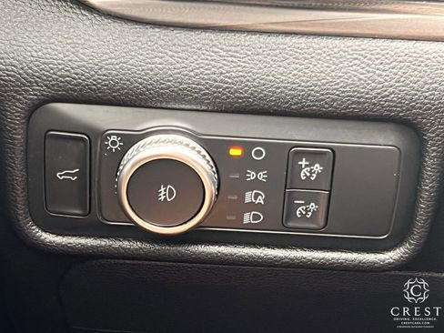 Used 2021 Ford Explorer Limited w/ Equipment Group 301A AWD/4WD image 21