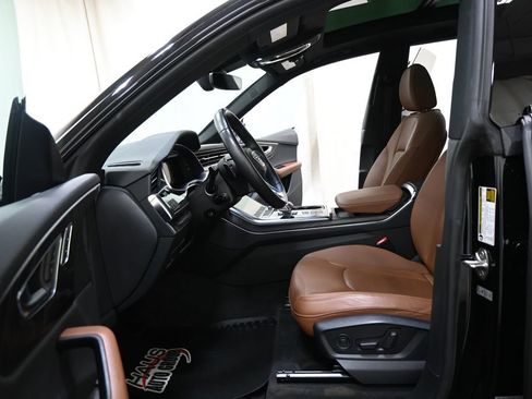 Used 2022 Audi Q8 Premium Plus AWD/4WD image 8