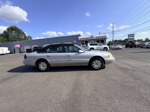 Used 1998 Lincoln Continental FWD image 16