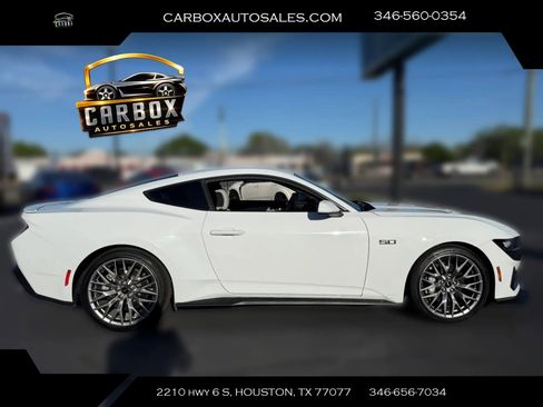 Used 2025 Ford Mustang GT Premium image 6