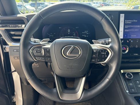 Used 2024 Lexus GX 550 w/ Accessory Package (2T) AWD/4WD image 18