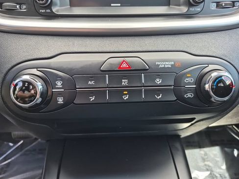 Used 2019 Kia Sorento AWD image 22