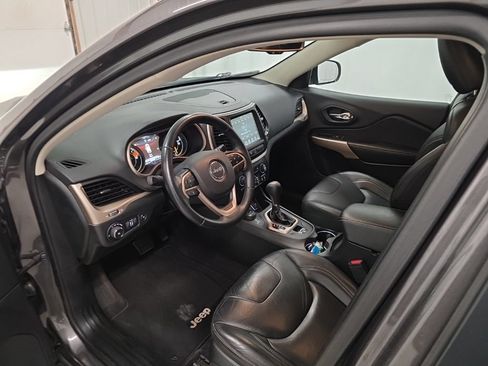 Used 2018 Jeep Cherokee Limited AWD/4WD image 14