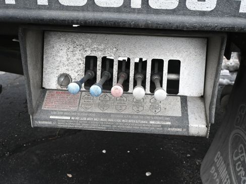 Used 2016 Ford F550 2WD Regular Cab Super Duty image 2