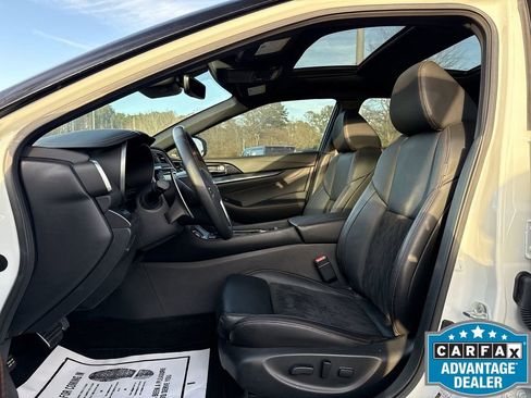 Used 2023 Nissan Maxima SR w/ Sport Mat Group image 12