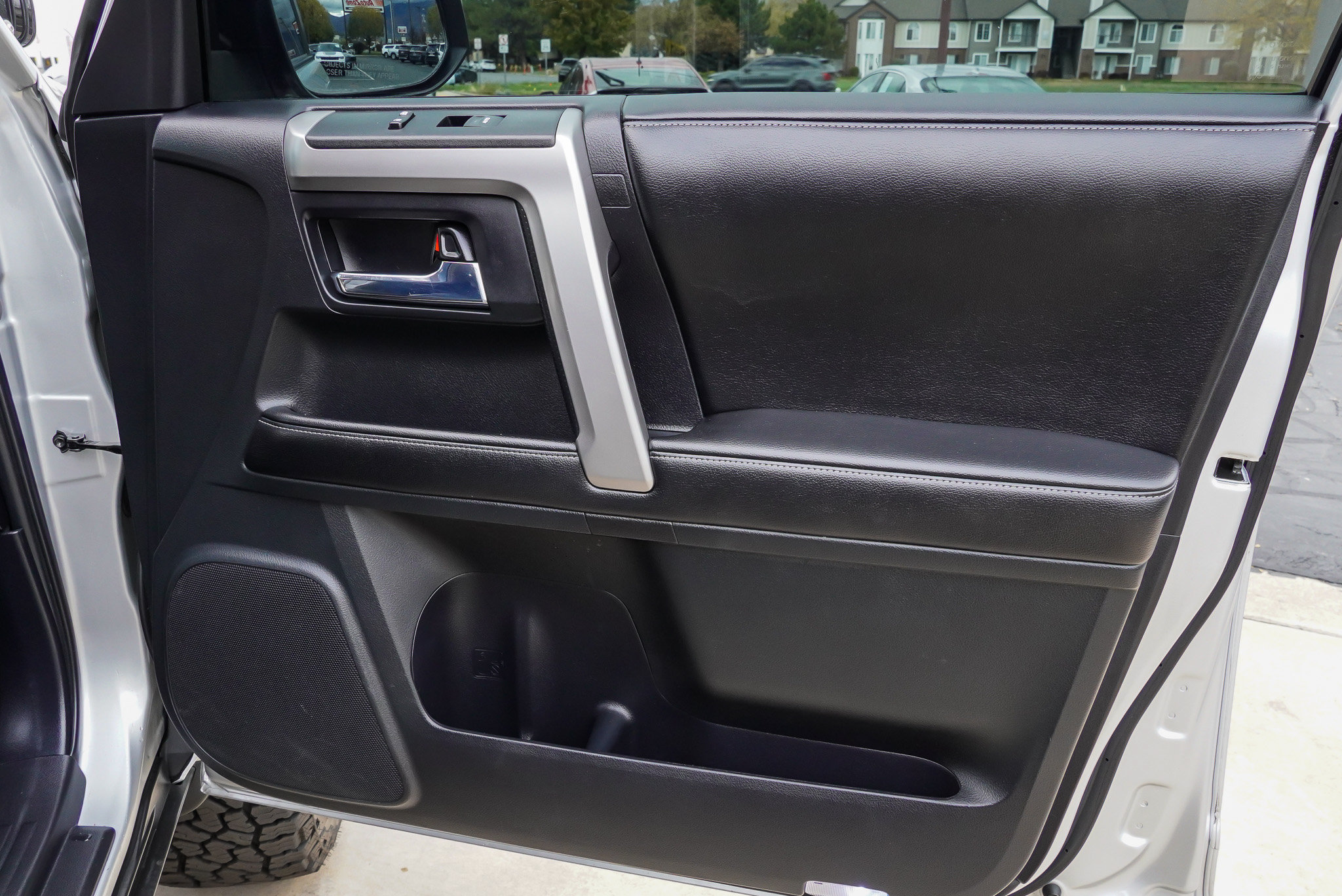 Used 2015 Toyota 4Runner SR5 Premium AWD/4WD image 27