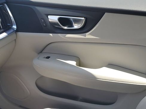 Used 2024 Volvo S60 B5 Core FWD image 37