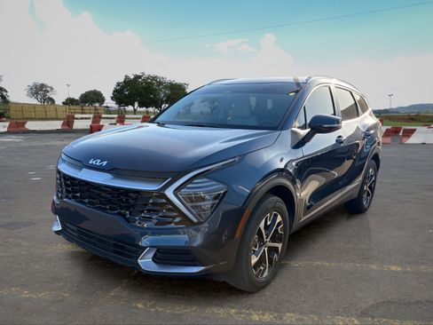 Certified 2025 Kia Sportage EX AWD/4WD image 5