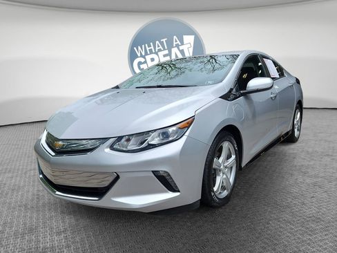 Used 2018 Chevrolet Volt LT w/ Comfort Package FWD image 8