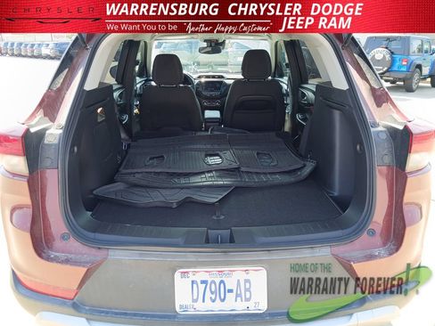 Used 2023 Chevrolet TrailBlazer LT w/ Convenience Package FWD image 32
