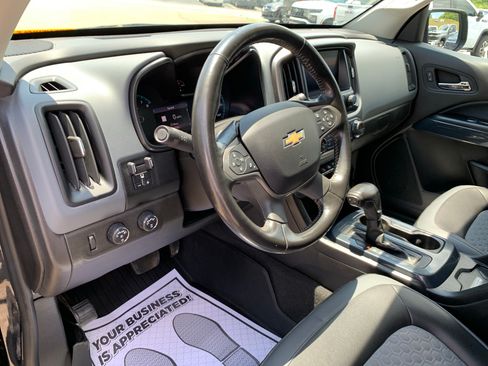 Used 2019 Chevrolet Colorado Z71 w/ Z71 Midnight Edition AWD/4WD image 16