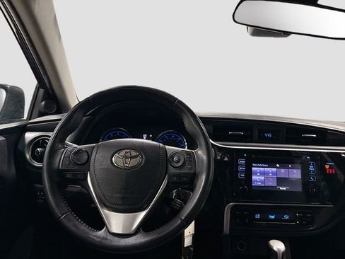 Used 2019 Toyota Corolla SE FWD image 18