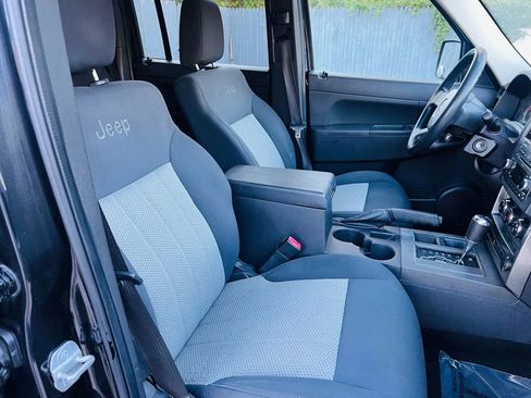 Used 2009 Jeep Liberty Sport w/ Popular Equipment Group image 15