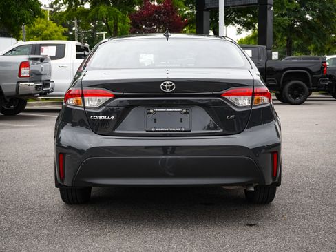 Used 2025 Toyota Corolla LE FWD image 9