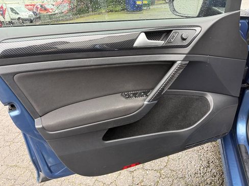 Used 2016 Volkswagen e-Golf SE image 11