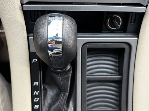 Used 2015 Ford Taurus SE image 45