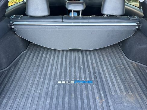 Used 2022 Toyota Prius Prime Limited image 17