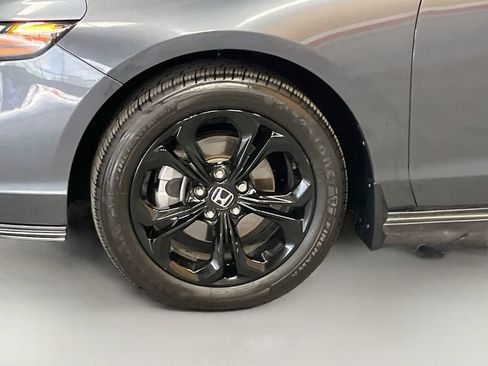 Used 2025 Honda Accord SE image 30