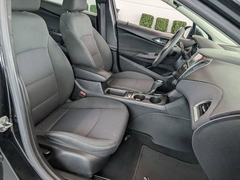 Certified 2017 Chevrolet Cruze LT w/ Convenience Package image 15