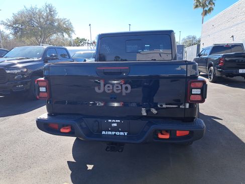 Used 2025 Jeep Gladiator Mojave w/ Safety Group image 4