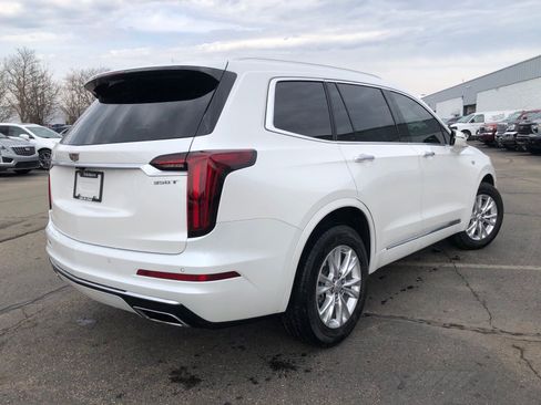 Certified 2025 Cadillac XT6 Luxury image 3