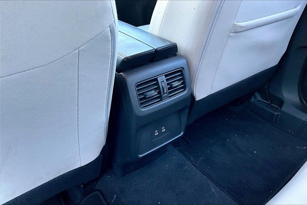 Used 2025 Nissan Rogue SV AWD/4WD image 10