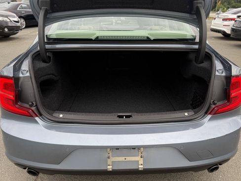 Used 2017 Volvo S90 T5 Momentum w/ Convenience Package FWD image 10