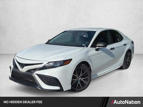 Certified 2024 Toyota Camry SE FWD image 1