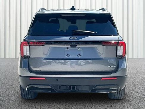 Used 2025 Ford Explorer ST-Line w/ ST-Line Street Pack AWD/4WD image 4