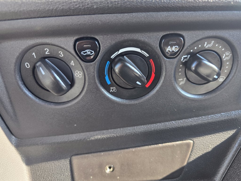 Used 2018 Ford Transit 250 148 Medium Roof RWD image 22