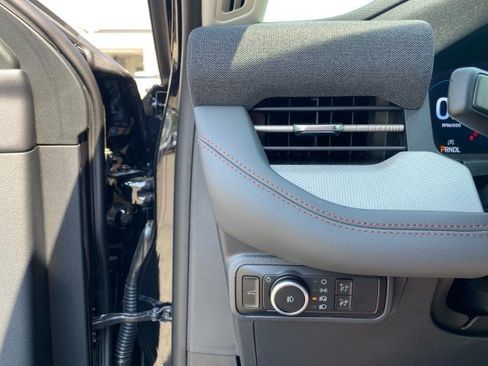 New 2026 Ford Explorer Active w/ Active Comfort Package AWD/4WD image 9
