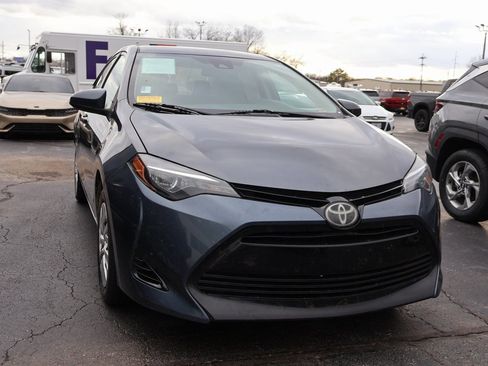 Used 2018 Toyota Corolla L image 11