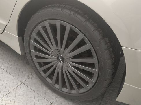 Used 2017 Lincoln MKZ Reserve image 31