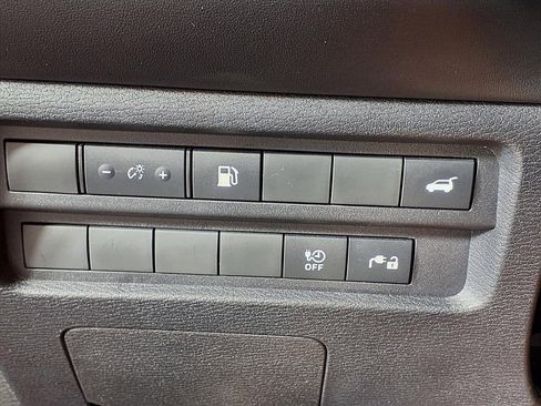 Used 2024 Mitsubishi Outlander SE image 25